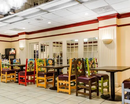 Quality Inn & Suites Отели в г. Далластаун