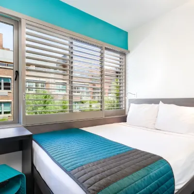Pod Brooklyn Hotels near Brooklyn Expo Center