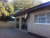Plateau Guest House Hotels in Kasane