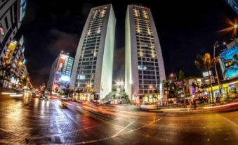 Val Fleuri Apartment with 2 Balconies, Casablanca