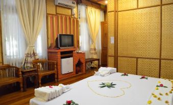 Kaday Aung Hotel