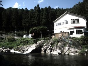 earth hostel - nikko riverhouse