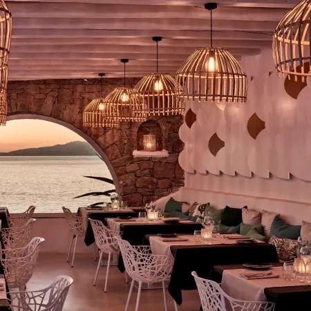 Kouros Hotel & Suites
