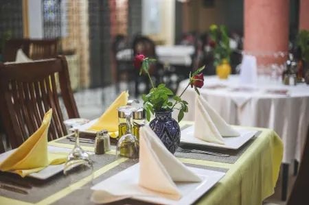 Hotel Bab Mansour Отели в г. Мекнес