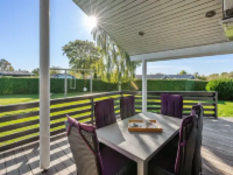 "Sylvana" - 400m from the Sea