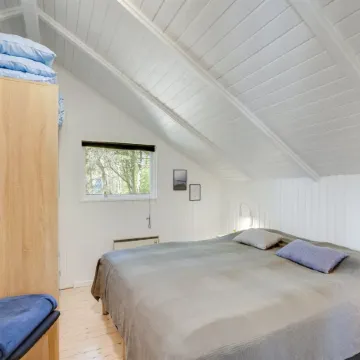 "Hjalmara" - 900m from the Sea