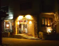 Petit Hotel Yubara Resort Hotels in Maniwa