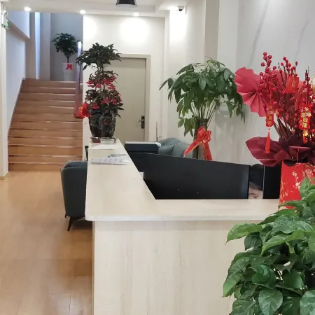 Chenggu Hefeng Hotel Отели в г. Чэнгу