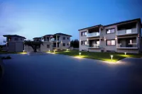 Lagouvardos Village Hotel Các khách sạn ở Gargaliani
