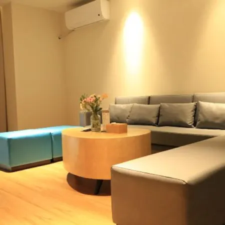 HanTing Hotel (Liaocheng Guan County Government Guanbai Shopping Center)