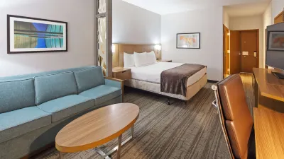 Best Western Green Oak Inn  Suites