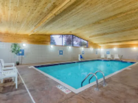 Super 8 by Wyndham Monroe WI Hotels in Monroe