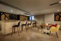 Ramada Encore by Wyndham Gebze - bar