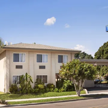 Days Inn by Wyndham Oceanside