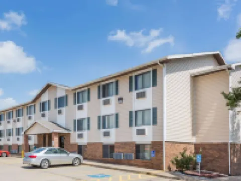 Super 8 by Wyndham Manhattan KS Hoteles en Manhattan