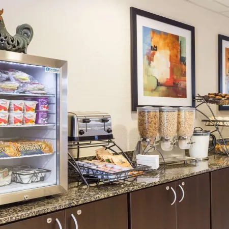 Microtel Inn & Suites by Wyndham Spring Hill/Weeki Wachee