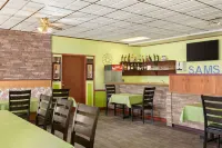 Travelodge by Wyndham Dawson Creek Hotel di Dawson Creek