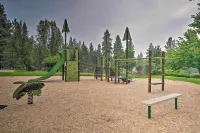 Resort-Style Klamath Falls Home, Golf Course View!