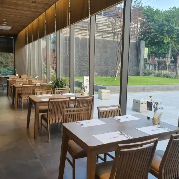 Queen Vell Hotel & Wedding