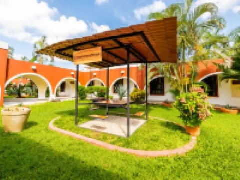 Hacienda Inn Aeropuerto โรงแรมใกล้สนามบินนานาชาติมานูเอล เกรสเซนซิโอ เรจอน
