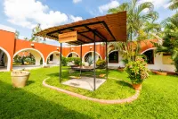 Hacienda Inn Aeropuerto Hotel a 