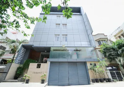 Tetrad Hotel - International Airport Road Hebbal Hotels near Hebbala Lake Park