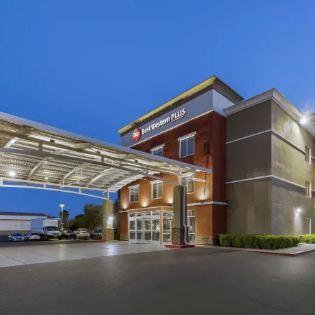 Best Western Plus Henderson Hotel Отели рядом с достопримечательностью «Хендерсон»