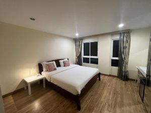 V Check Inn Sukhumvit 22