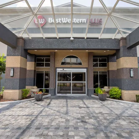 Best Western Plus Vermilion River Inn & Suites