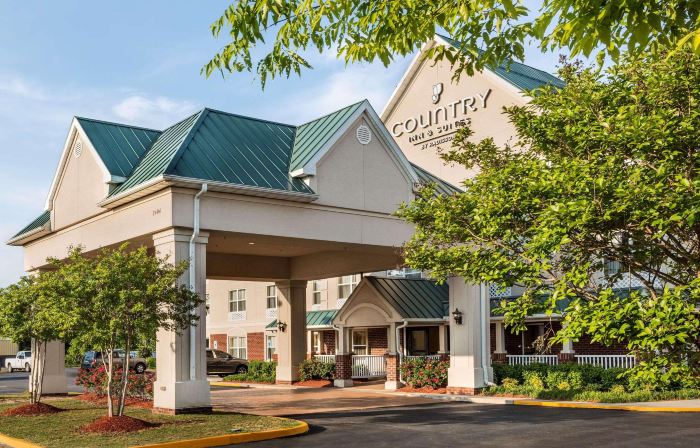 Country Inn & Suites by Radisson, Chester, VA