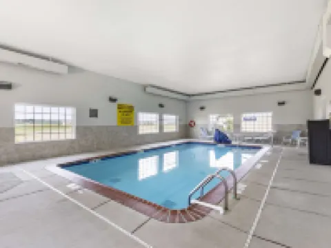 โรงแรมเบสต์เวสเทิร์นพลัส มิดอเมริกา โรงแรมในSt. Clair County