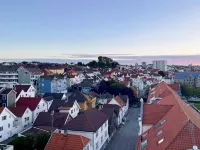 Vibrant Apartment on Bustling Street, above a Restaurant Perfect for Tourists,