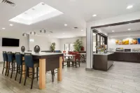 Comfort Suites at WestGate Mall - breakfast