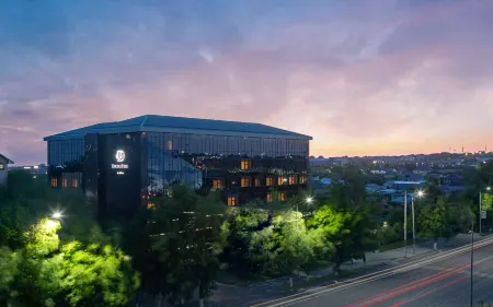 ДаблТри бай Хилтон Шымкент Отели в г. Шымкент