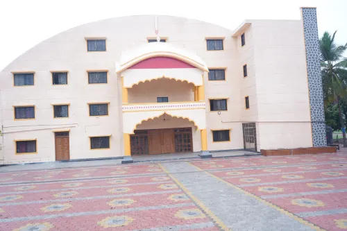 Iskcon Pandharpur, Chandrabhaga Guest House - 2-Star