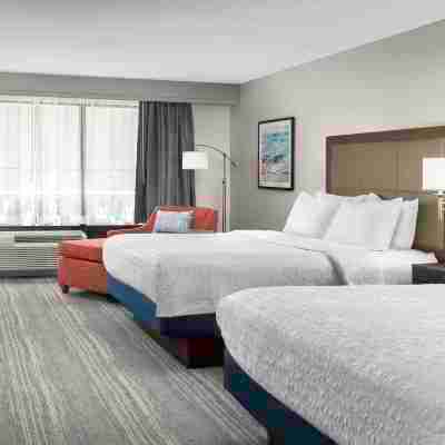 Hampton Inn & Suites Lake Mary at Colonial TownPark Rooms