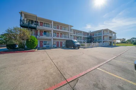 Americas Best Value Inn & Suites Humble