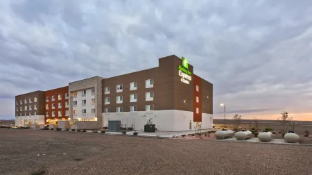 Holiday Inn Express & Suites ​GREEN RIVER​