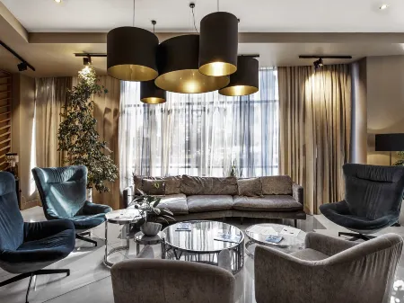 Mercure Воронеж Центр (Меркюр Воронеж) Отели рядом с достопримечательностью «Памятник "Продавец и покупатель"»