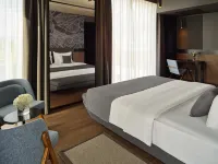 Mövenpick Zagreb Hotel dekat Arheološki Muzej