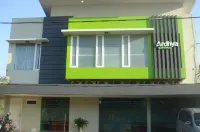 Ardhya Guesthouse Syariah by Ecommerceloka Hôtels à : Sedati Gede