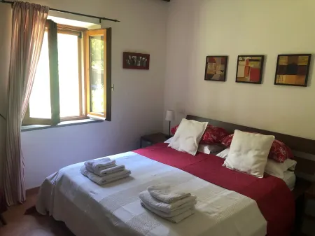 4 Bedroom Italian Holiday Home with Pool