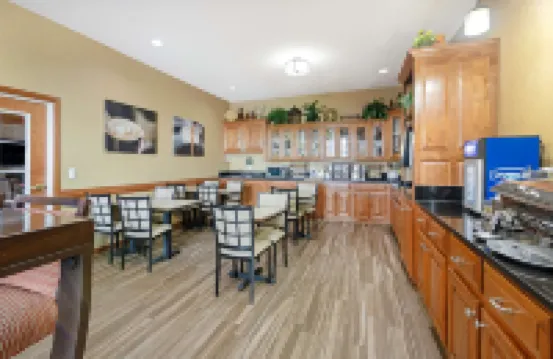 Best Western Plus Bradbury Inn  Suites