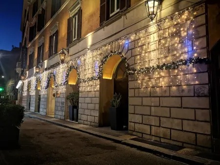 Hotel dei Borgognoni Отели рядом с достопримечательностью «Museum Storico della Liberazione Roma»
