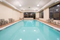 Hampton Inn Denver-International Airport - Kolam Renang