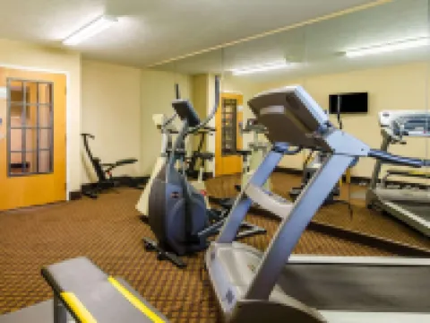 Super 8 by Wyndham Cozad Hotels in Dawson County
