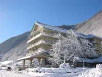 Hotel Kunitomi Suisenkaku - Bãi đậu xe