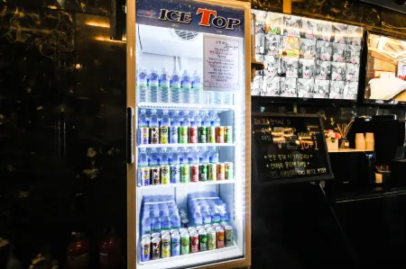 Jinju Hotel Beach Отели рядом с достопримечательностью «Чинянхо»