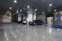โรงแรมไชน์ - ที่มีที่จอดรถ