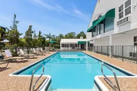 Super 8 by Wyndham Branson / Shepherd of the Hills Exwy - Pools